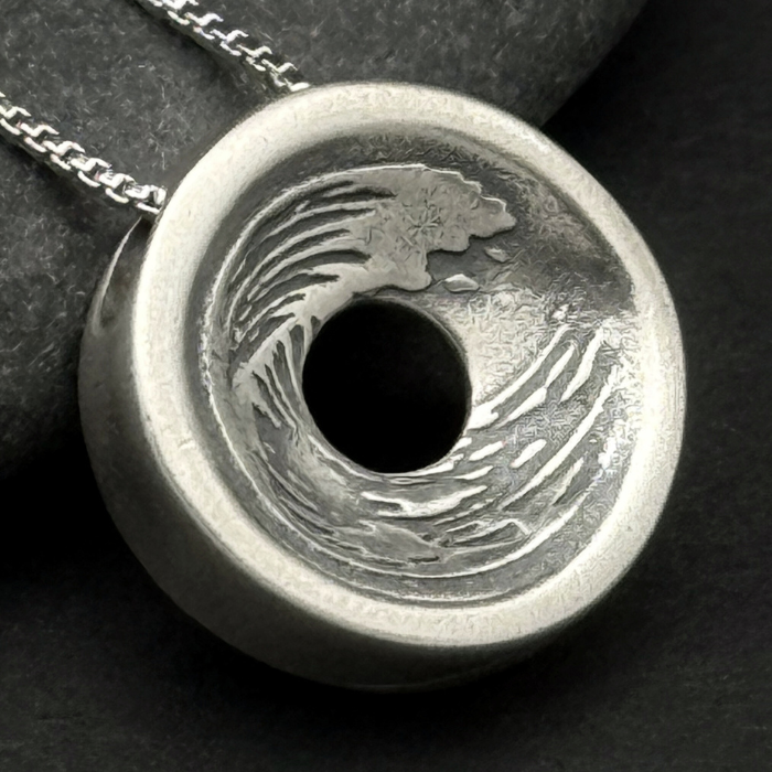 Endless Ocean Pendant, 16mm