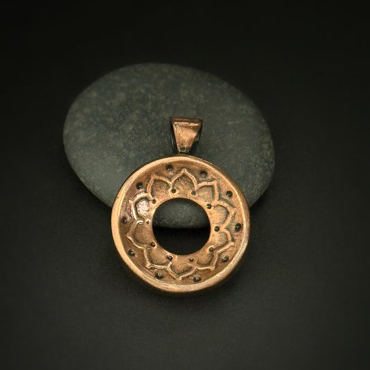 8 Petal Lotus w/ Bail-45