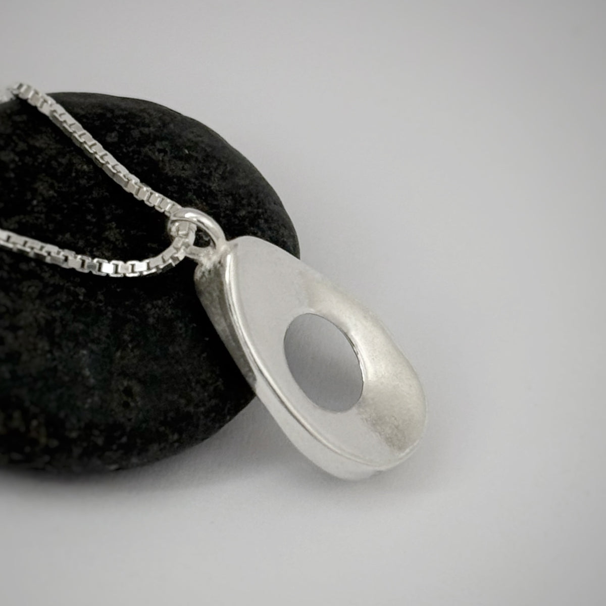 Pure & Simple, The Teardrop, Sterling 17mm